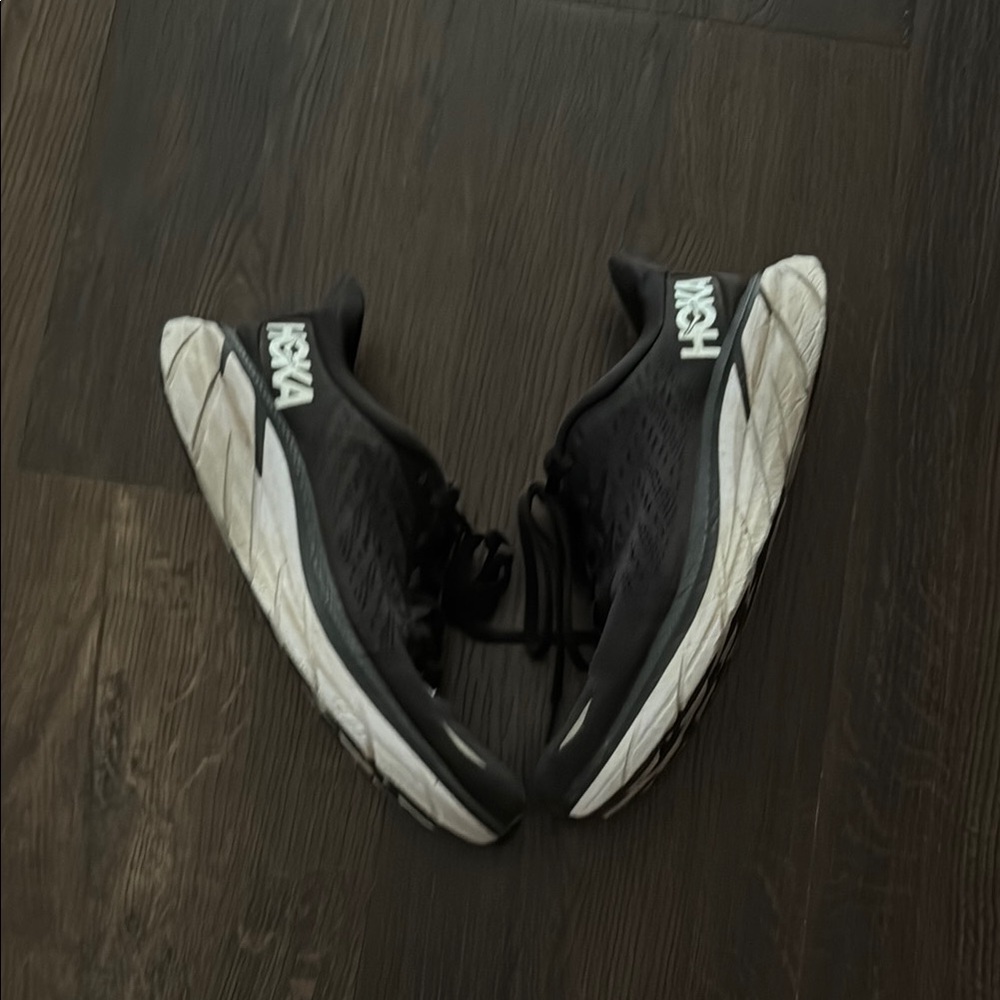 HOKA Clifton 8